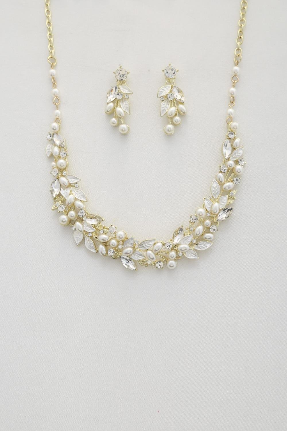 Leaf Pattern Pearl Crystal Necklace - ZLA