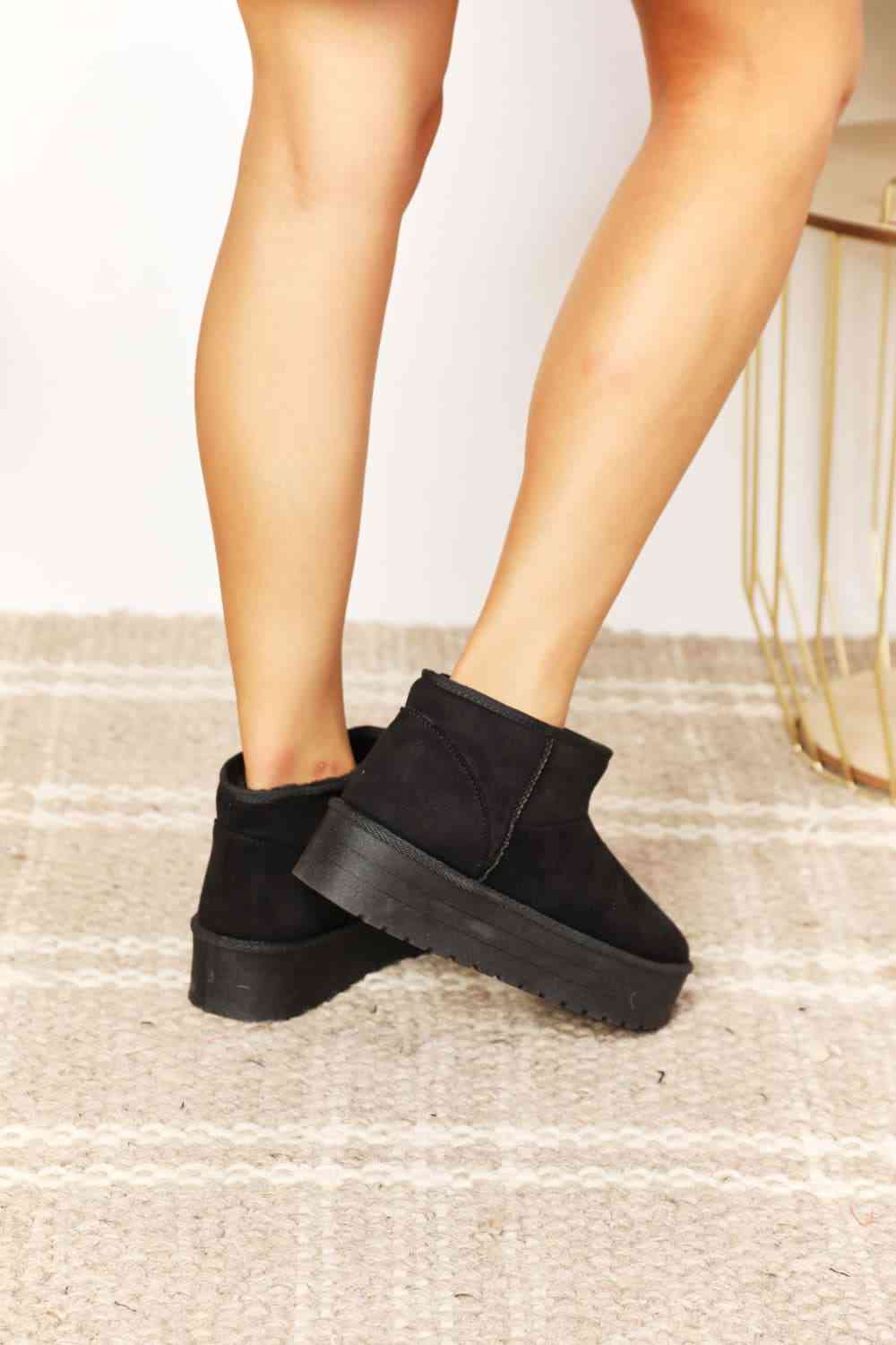 Legend Women's Fleece Lined Chunky Platform Mini Boots - Premium  from Trendsi - Just $37! Shop now at ZLA