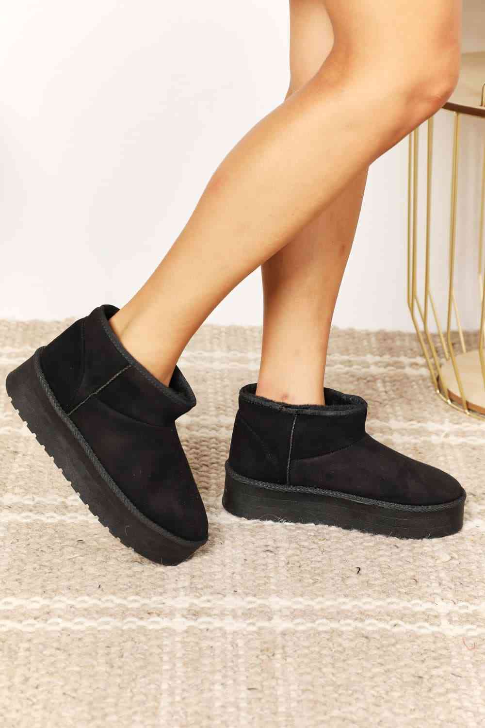 Legend Women's Fleece Lined Chunky Platform Mini Boots - Premium  from Trendsi - Just $37! Shop now at ZLA