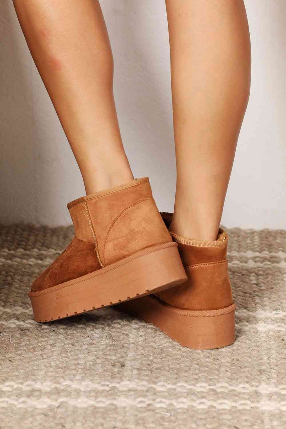 Legend Women's Fleece Lined Chunky Platform Mini Boots - Premium  from Trendsi - Just $37! Shop now at ZLA