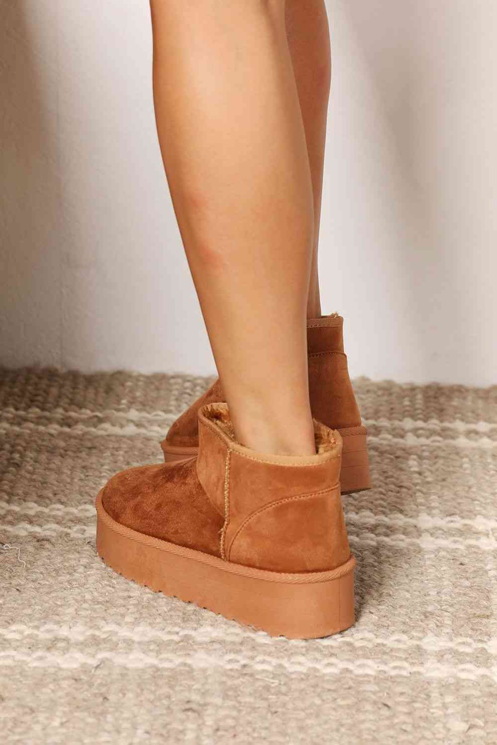 Legend Women's Fleece Lined Chunky Platform Mini Boots - Premium  from Trendsi - Just $37! Shop now at ZLA